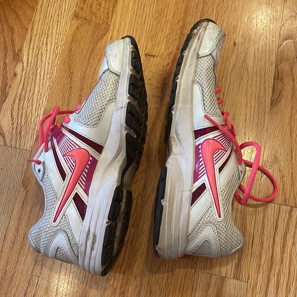 Nike running shoes - Picture 3 of 4